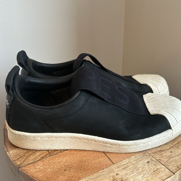 Adidas Slip-on shoes - Picture 2 of 6